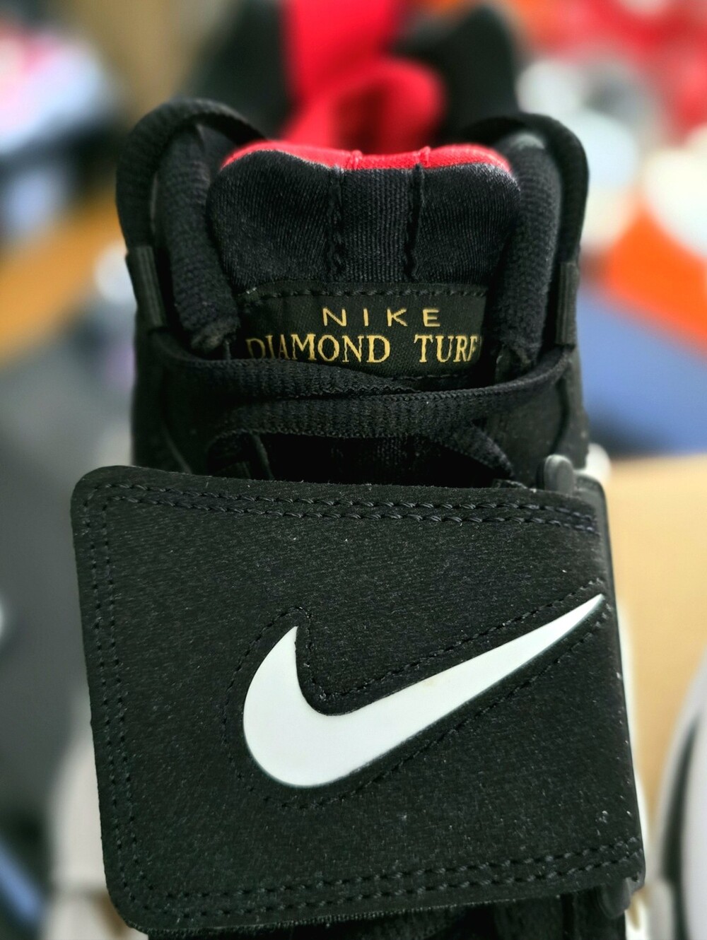 Nike Air Diamond Turf 2 49ers II7080-001 Unisex Basketball Sneakers - Picture 2 of 10